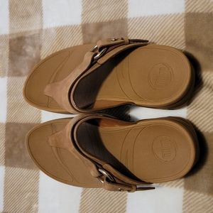 Fitflop thong camel tan suede leather upper rubber cushion sole sandals size 9